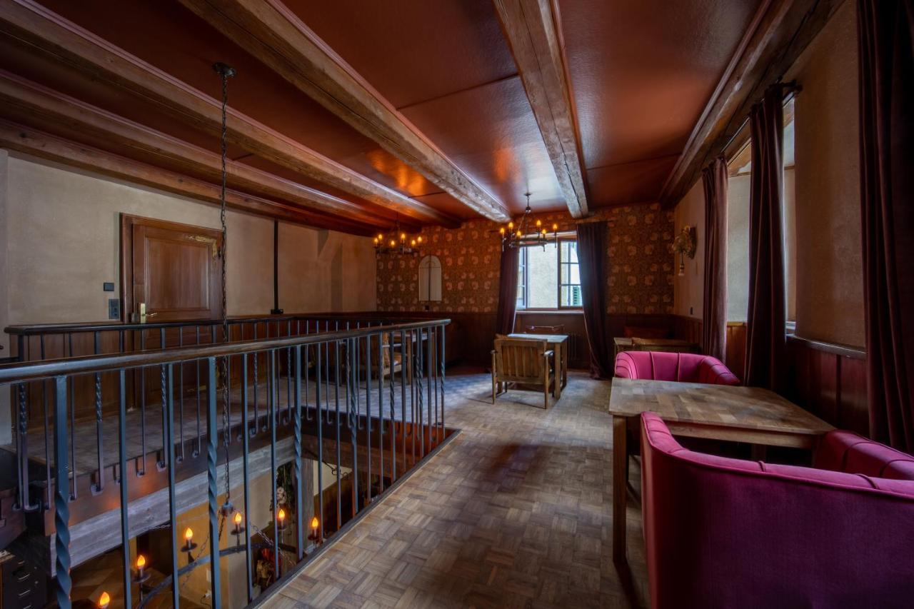 Peanut Medieval Lodge Сент-Юрсан Экстерьер фото